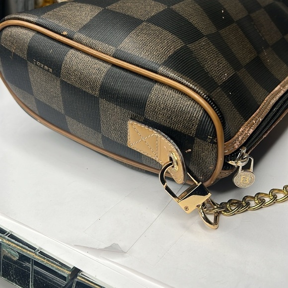 Fendi Vintage 11” x 9” x 3” Zip Top Pillow Bag Detachable Chain Crossbody Strap - Picture 7 of 14